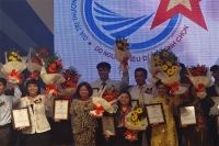 Điền Xanh vinh dự nhận giải Thương Hiệu Việt 2013